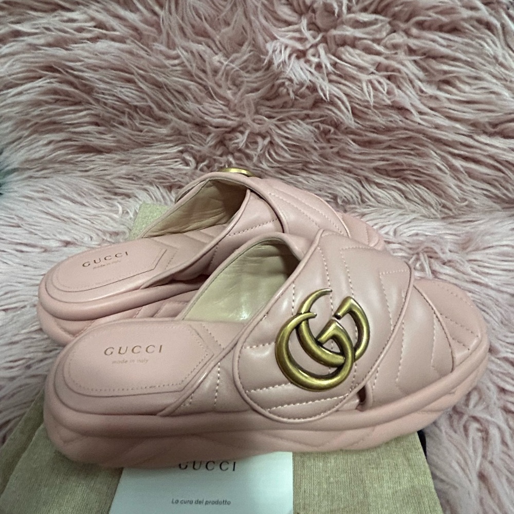 Gucci Pink Quilted Slippers with Gold Accent Authentic